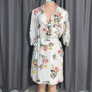 Cute springs dress no tags but is new never wear